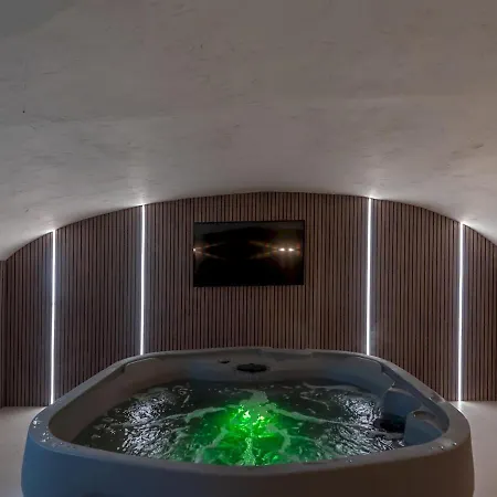Apartment Luxury Pad Leeds Centre With Hot Tub Pass The Keys Leeds (West Yorkshire)