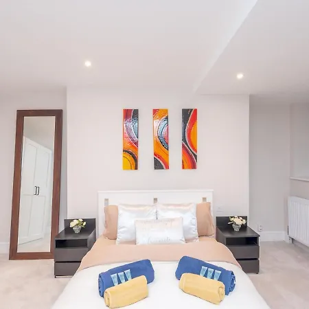 Luxury Pad Leeds Centre With Hot Tub Pass The Keys Apartment Leeds (West Yorkshire)