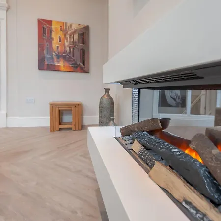 شقة Luxury Pad Leeds Centre With Hot Tub Pass The Keys