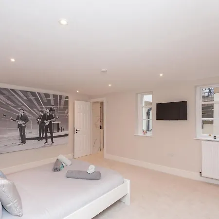 Luxury Pad Leeds Centre With Hot Tub Pass The Keys شقة ليدز