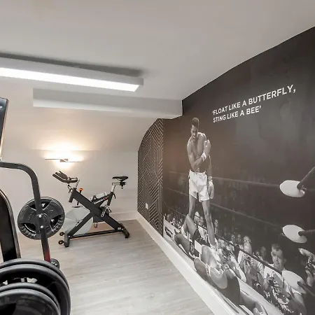 Luxury Pad Leeds Centre With Hot Tub Pass The Keys شقة