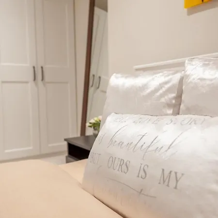 شقة Luxury Pad Leeds Centre With Hot Tub Pass The Keys ليدز
